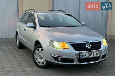 Універсал Volkswagen Passat 2010 в Сарнах