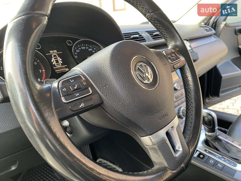 Седан Volkswagen Passat 2014 в Мукачево