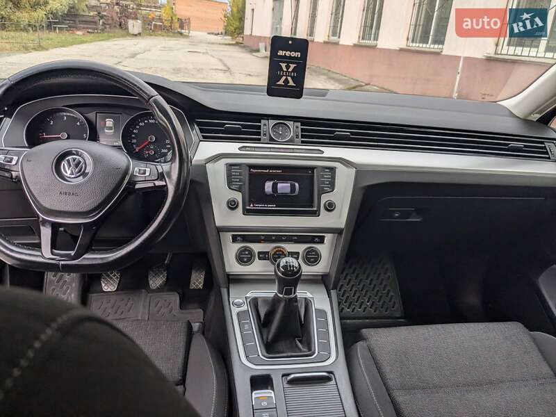 Седан Volkswagen Passat 2015 в Вінниці