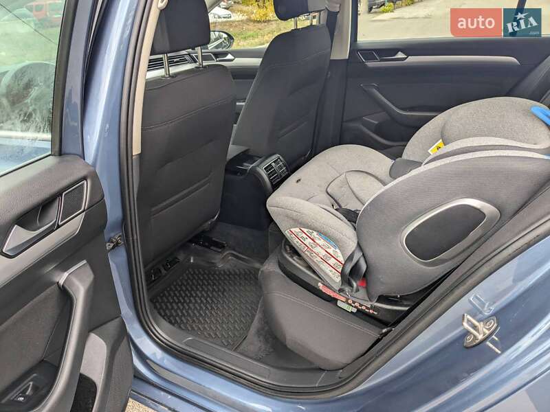 Седан Volkswagen Passat 2015 в Вінниці