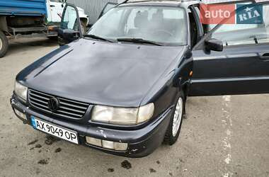 Універсал Volkswagen Passat 1995 в Харкові