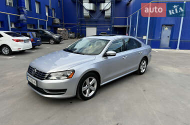 Седан Volkswagen Passat 2013 в Киеве