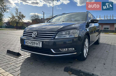 Універсал Volkswagen Passat 2012 в Ірпені