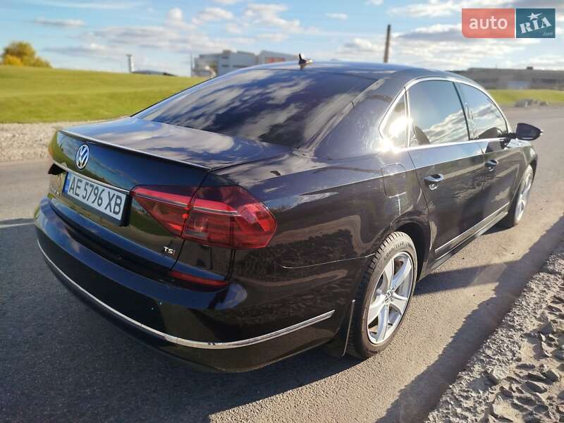 Седан Volkswagen Passat 2017 в Днепре