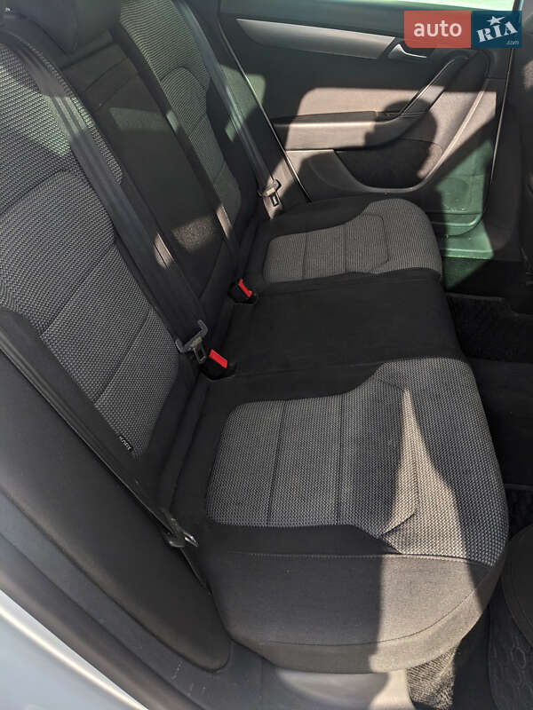 Универсал Volkswagen Passat 2011 в Тернополе