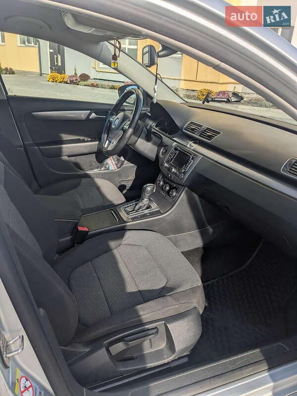 Универсал Volkswagen Passat 2011 в Тернополе