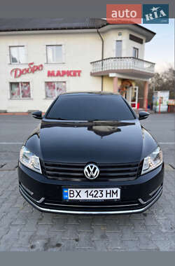 Седан Volkswagen Passat 2012 в Черновцах