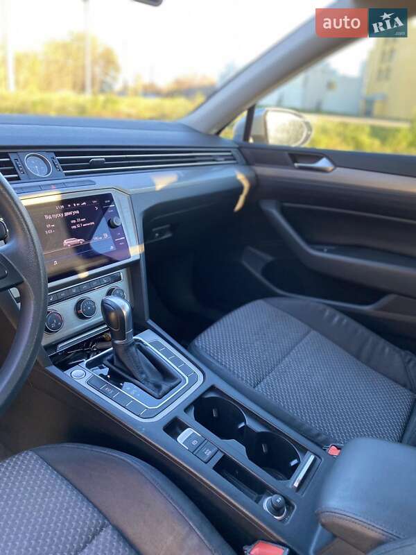 Універсал Volkswagen Passat 2018 в Рівному