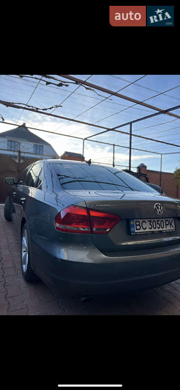 Седан Volkswagen Passat 2015 в Львове