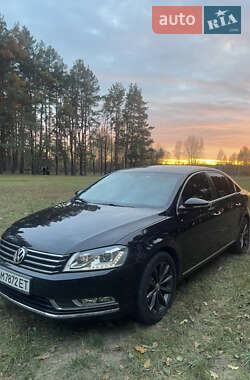 Седан Volkswagen Passat 2012 в Звягеле