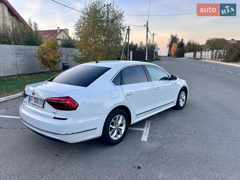 Седан Volkswagen Passat 2016 в Києві