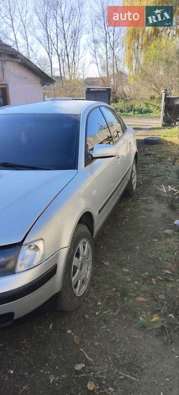 Седан Volkswagen Passat 2000 в Заболотові
