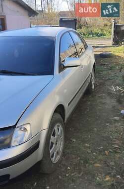 Седан Volkswagen Passat 2000 в Заболотові