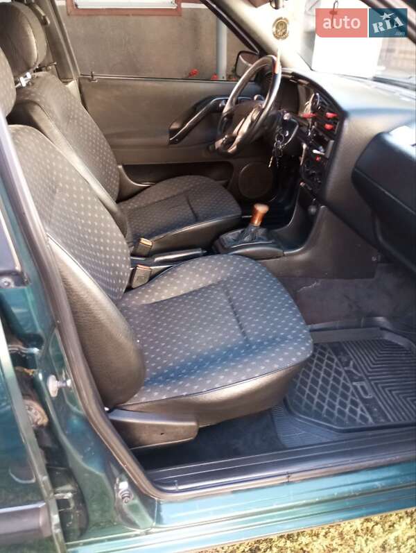 Седан Volkswagen Passat 1996 в Овруче
