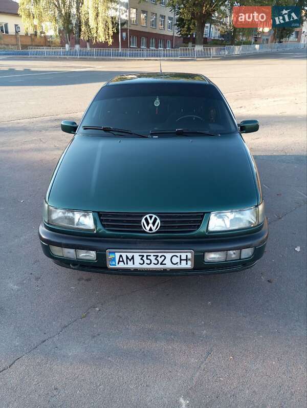 Седан Volkswagen Passat 1996 в Овруче