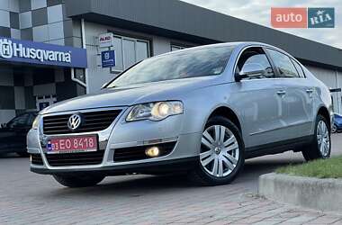 Седан Volkswagen Passat 2006 в Сарнах