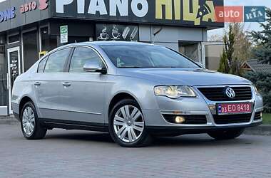 Седан Volkswagen Passat 2006 в Сарнах