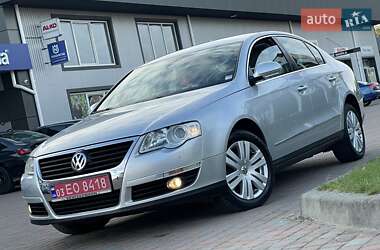 Седан Volkswagen Passat 2006 в Сарнах