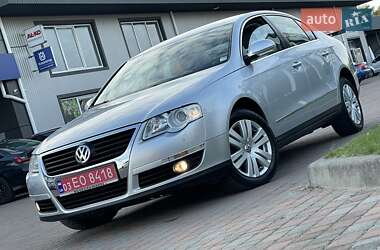 Седан Volkswagen Passat 2006 в Сарнах