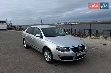 Седан Volkswagen Passat 2005 в Дніпрі