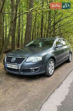 Універсал Volkswagen Passat 2009 в Житомирі