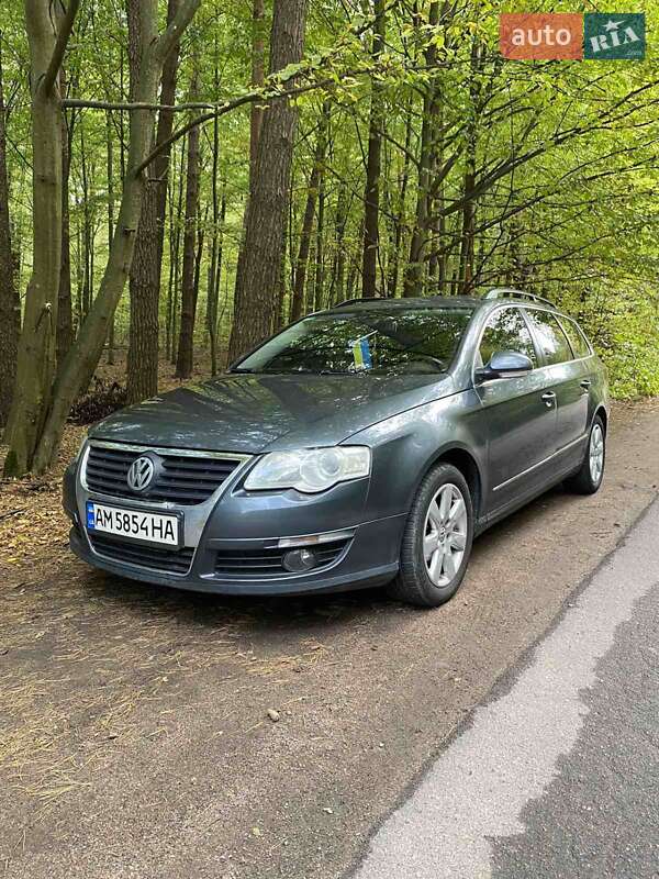 Универсал Volkswagen Passat 2009 в Житомире