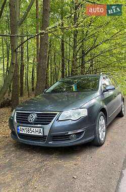 Универсал Volkswagen Passat 2009 в Житомире