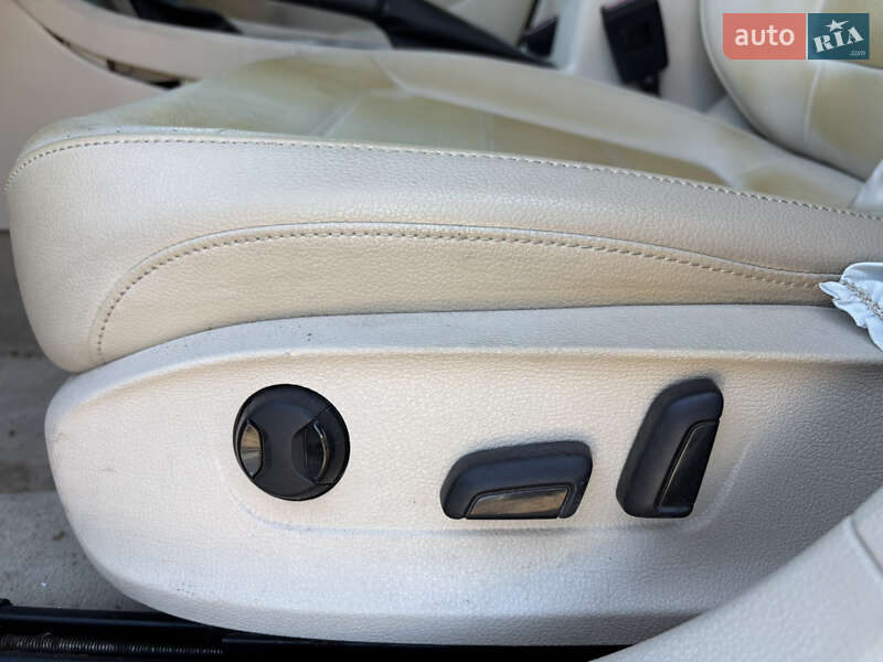 Седан Volkswagen Passat 2013 в Стрые