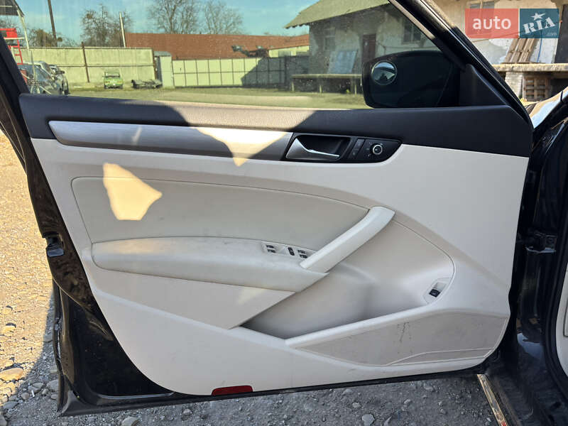 Седан Volkswagen Passat 2013 в Стрые