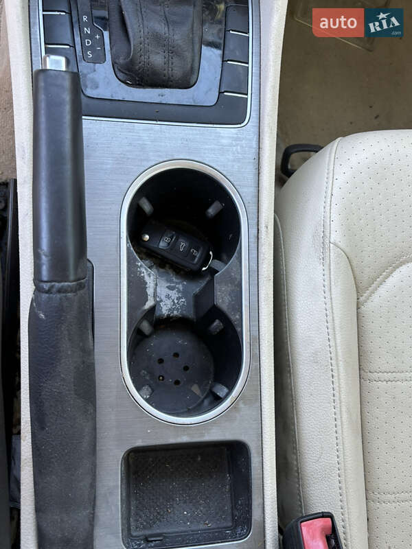 Седан Volkswagen Passat 2013 в Стрые