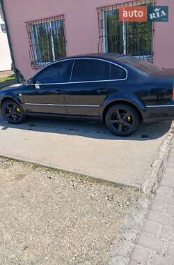 Седан Volkswagen Passat 2003 в Рожнятове