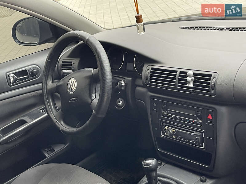 Седан Volkswagen Passat 2004 в Хмельницком