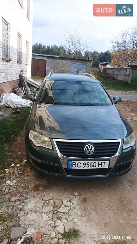 Універсал Volkswagen Passat 2010 в Стебнику