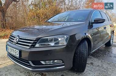 Универсал Volkswagen Passat 2012 в Дунаевцах