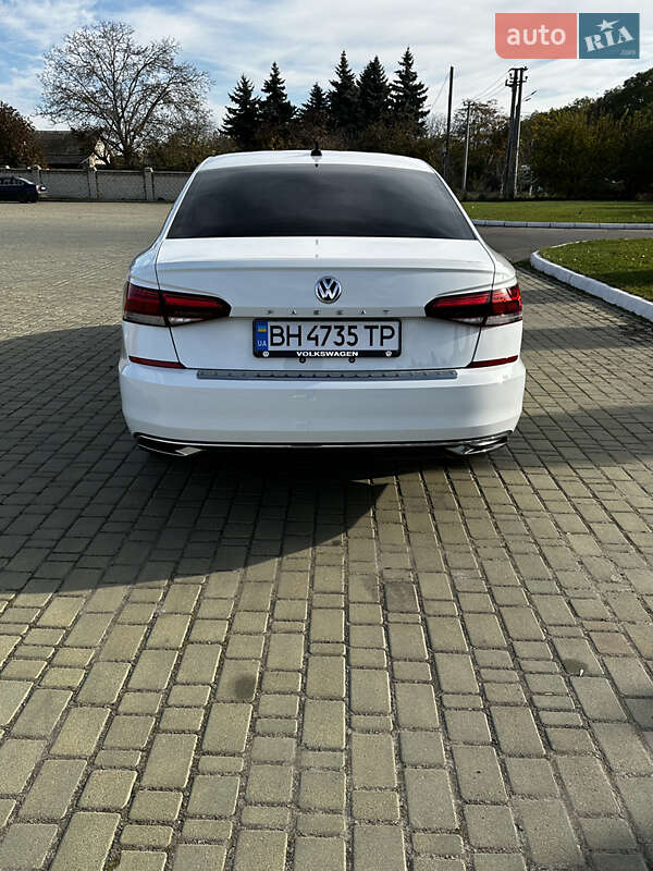 Седан Volkswagen Passat 2020 в Одессе