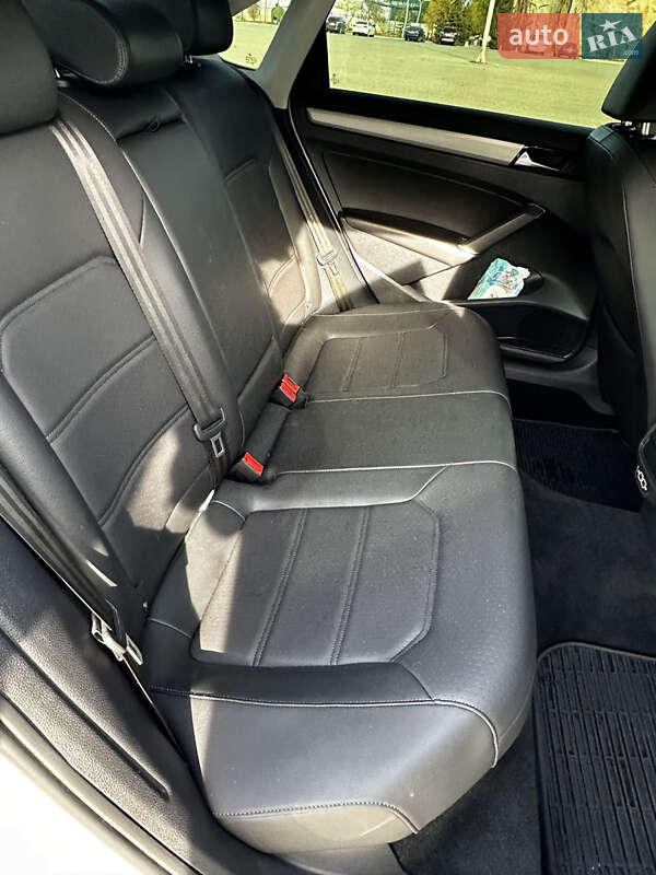 Седан Volkswagen Passat 2020 в Одессе