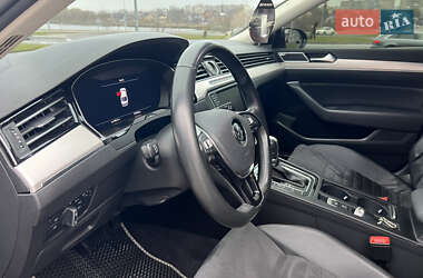 Седан Volkswagen Passat 2015 в 