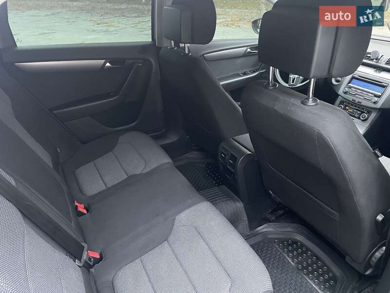 Универсал Volkswagen Passat 2011 в Николаеве