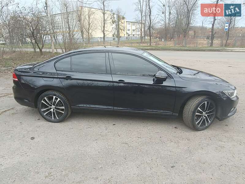 Седан Volkswagen Passat 2016 в Шептицькому