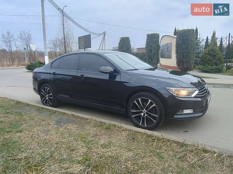 Седан Volkswagen Passat 2016 в Шептицькому