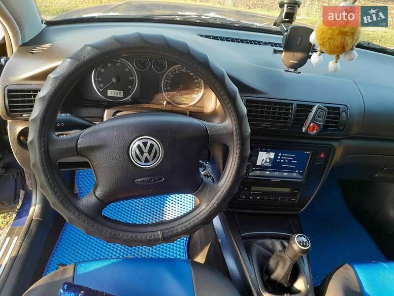 Седан Volkswagen Passat 2001 в Карлівці