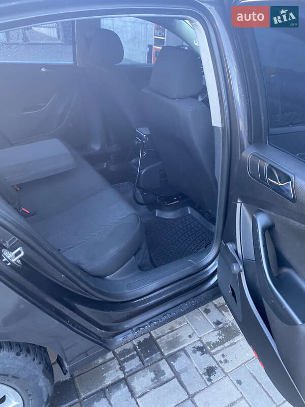 Седан Volkswagen Passat 2007 в Городку фото 16 Седан Volkswagen Passat 2007 в Городку