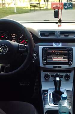 Седан Volkswagen Passat 2012 в 