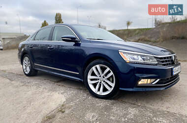 Седан Volkswagen Passat 2018 в Києві