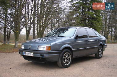 Седан Volkswagen Passat 1989 в Ольшанке