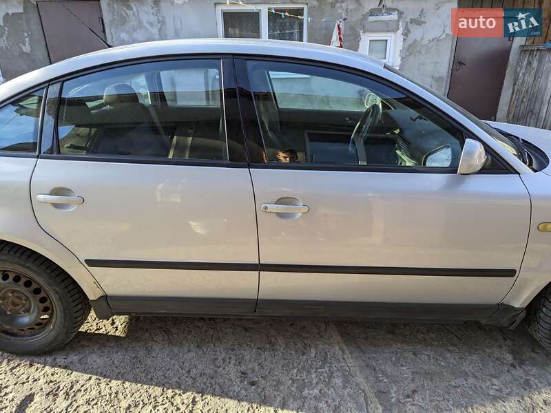 Седан Volkswagen Passat 1997 в Киеве