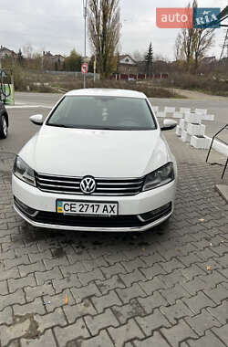 Седан Volkswagen Passat 2011 в Чернівцях