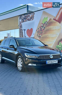 Универсал Volkswagen Passat 2015 в Киеве