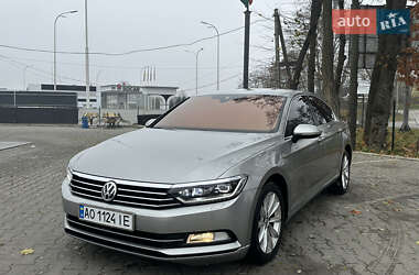 Седан Volkswagen Passat 2014 в Львове