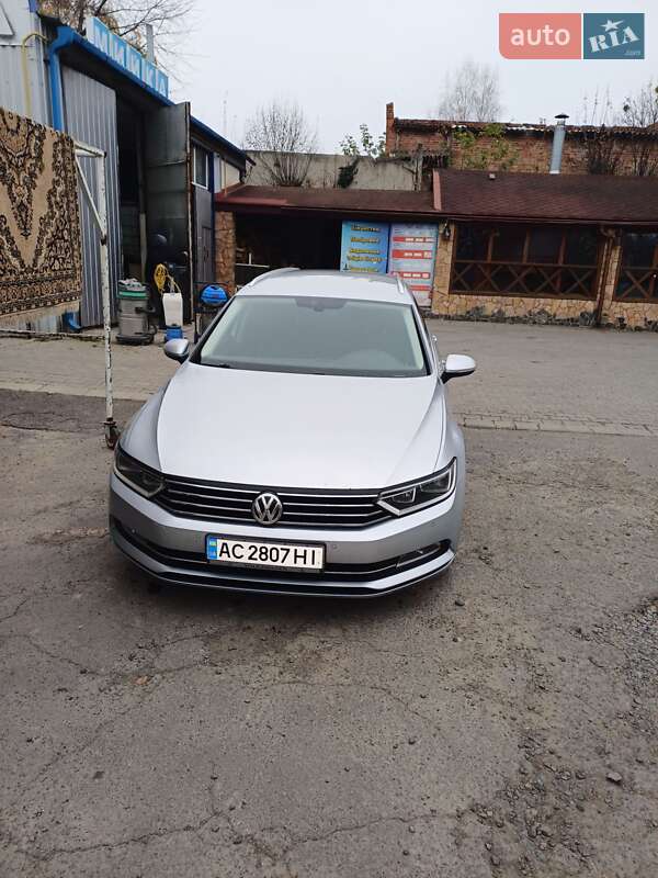 Універсал Volkswagen Passat 2016 в Луцьку